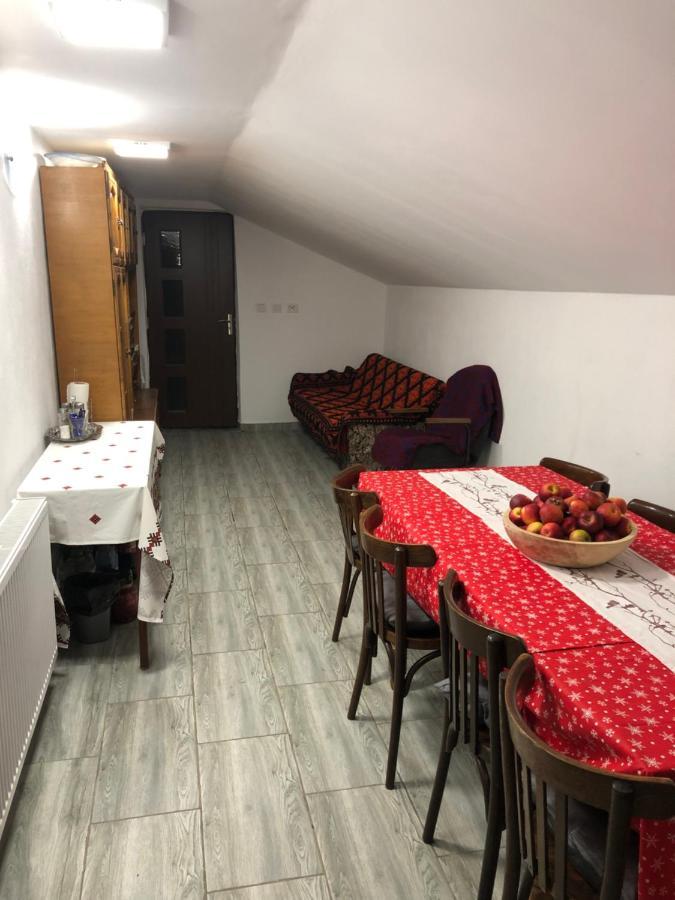 Casuta Bunicilor Isverna Exterior foto